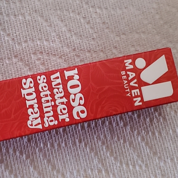 Maven Beauty Rose Water Setting Spray - Picture 4 of 9